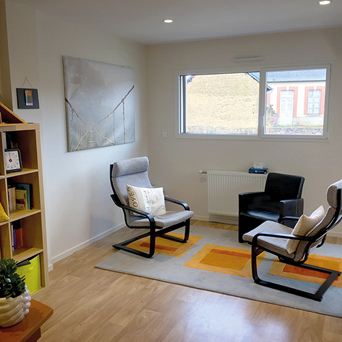 Salle de consultation cabinet de psychologie et psychothérapie à Bréal sous Montfort